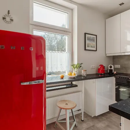 Sanhaus - - Urokliwy Przy Deptaku